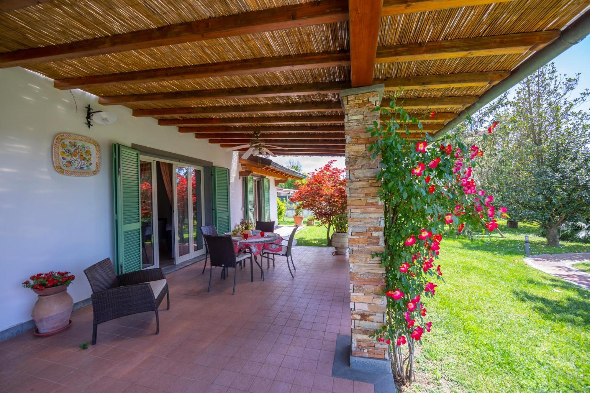Villa Clara Few Km From The Sea - Happy Rentals Pietrasanta Eksteriør bilde